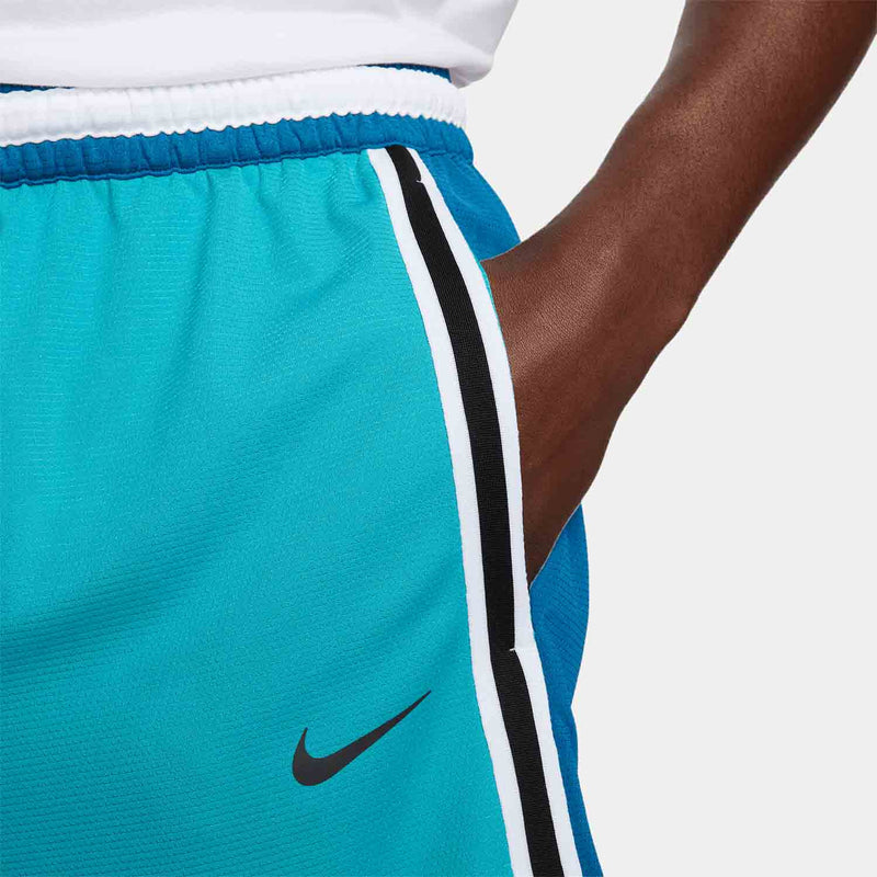 Up close view of pocket on the Nike Men's Dri-FIT DNA+ 8" Basketball Shorts.