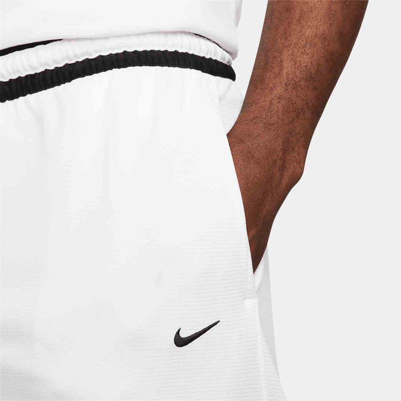 Up close view of pocket on the Nike Men's Dri-FIT DNA 6" Basketball Shorts.