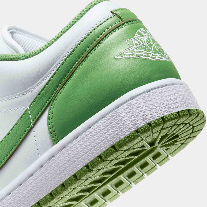 Up close, rear view of the Air Jordan 1 Low SE.