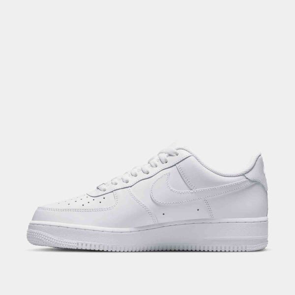 Side medial view of the Men's Nike Air Force 1 '07.