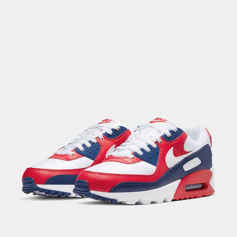 Front view of the Nike Men's Air Max 90.