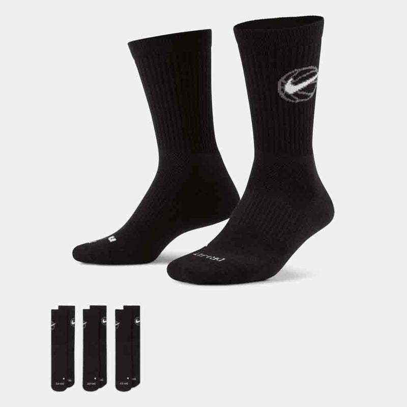 Front view of the Nike Everyday Crew Socks.