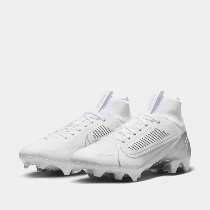 Front view of the Men's Nike Vapor Edge Pro 360 2 Football Cleats.