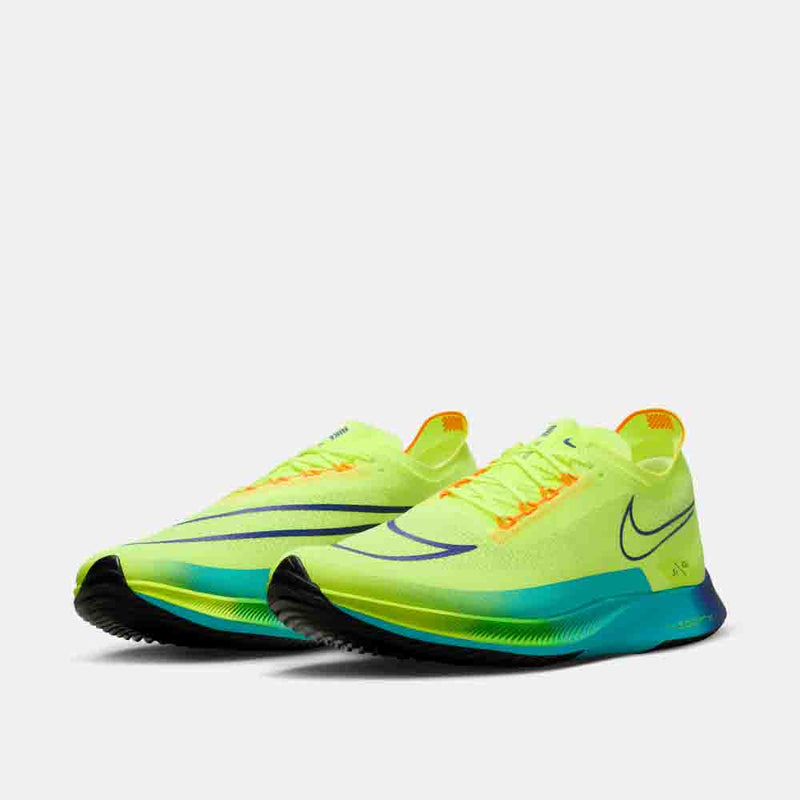 Front view of the Nike Men's Streakfly Running Shoes,