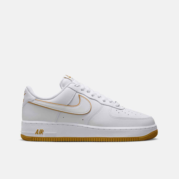 Side view of Men's Nike Air Force 1 '07.