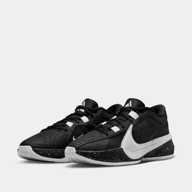 Nike pg 2.5 black and white hotsell