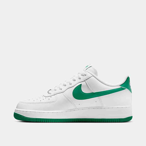 Side medial view of the Nike Men's Air Force 1 '07.