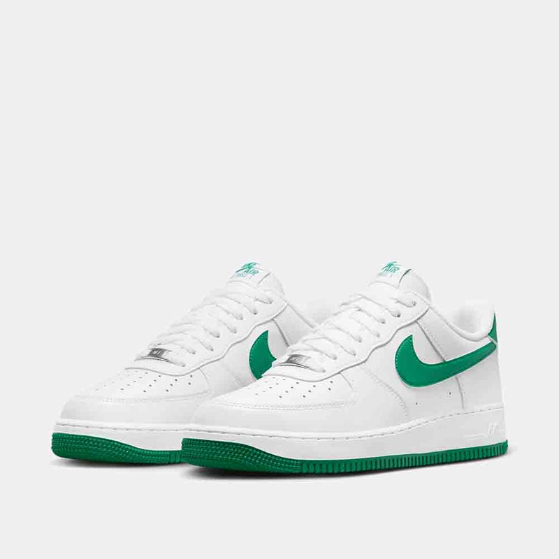 Front view of the Nike Men's Air Force 1 '07.