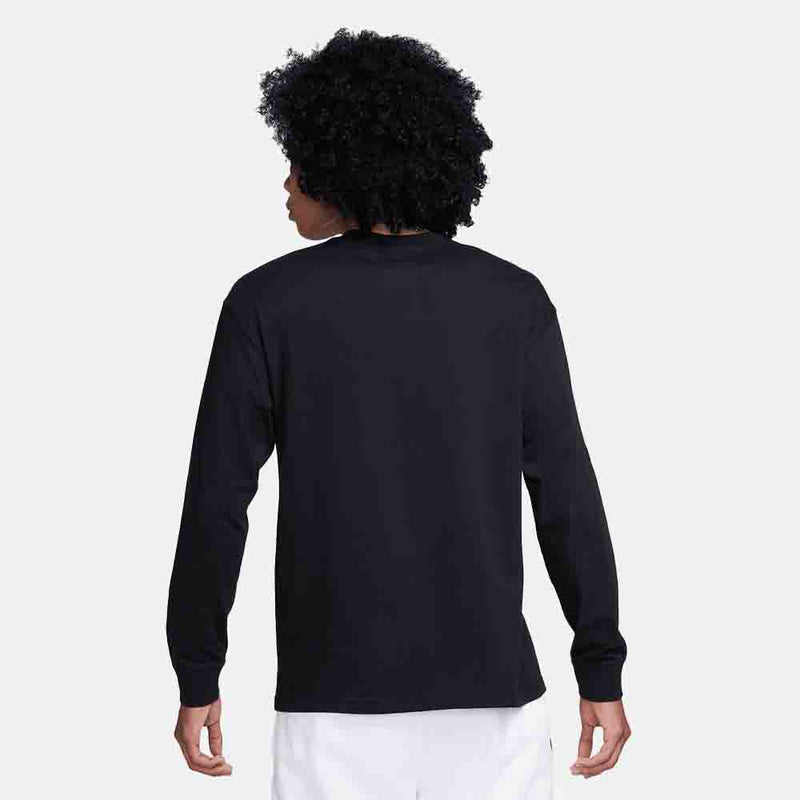 Rear view of the Men's Nike Long-Sleeve Basketball T-Shirt.