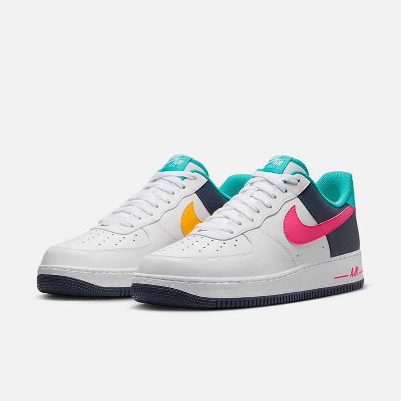 Front view of the Men's Nike Air Force 1 '07.