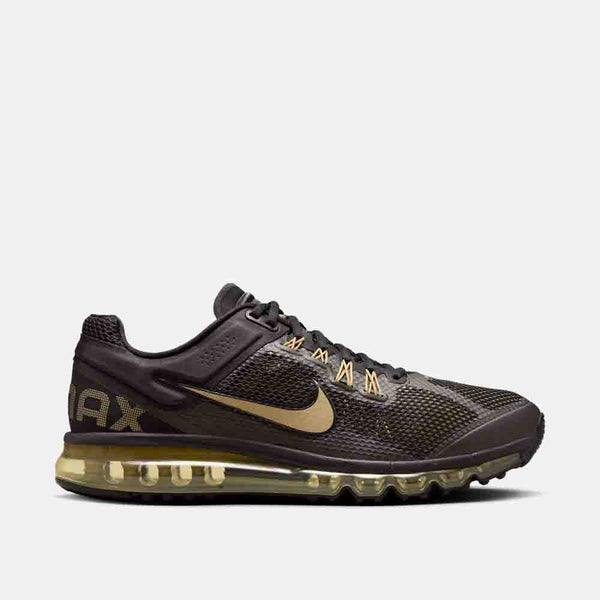 Side view of the Nike Men's Air Max 2013.