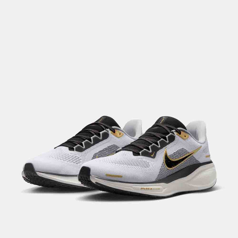 Front view of the Nike Men's Pegasus 41 Running Shoes.